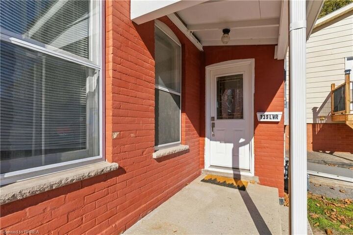 Property Photo:  139 Grand River Avenue Lower  ON N3T 4X5 