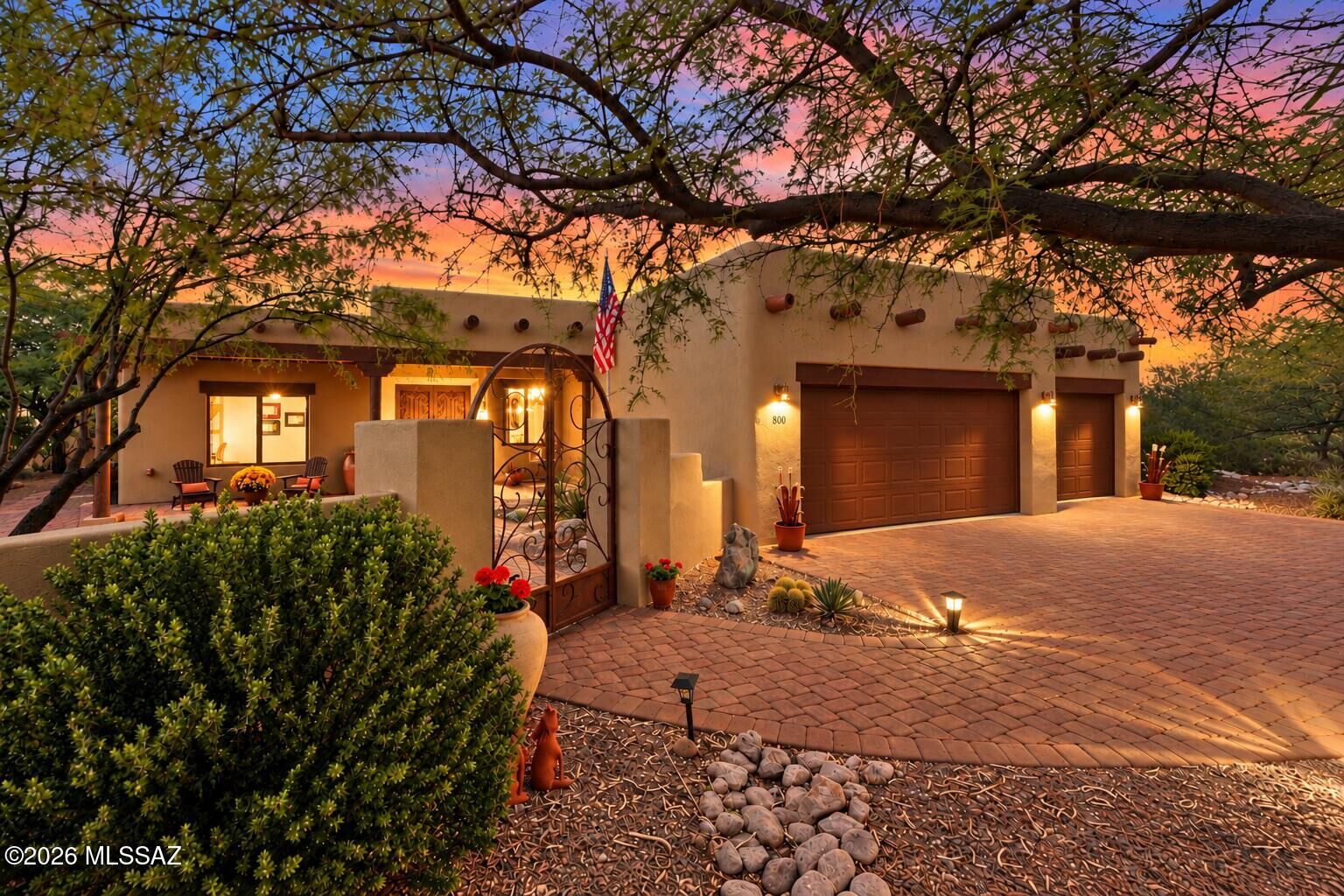 Property Photo:  806 W Placita Quieta  AZ 85622 