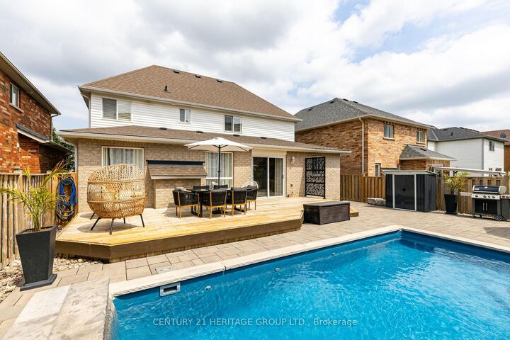 Property Photo:  106 Laurendale Avenue  ON L4P 4E8 