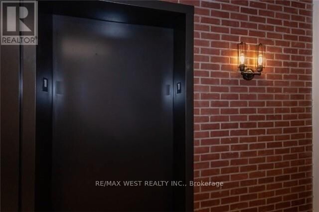 Property Photo:  608 Richmond Street W 1005  ON M5V 1Y9 