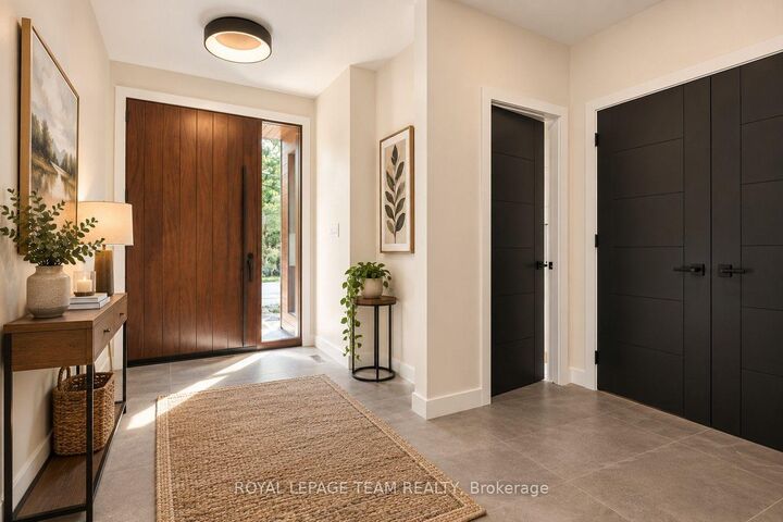 Property Photo:  33 Starwood Road  ON K2G 1Y9 