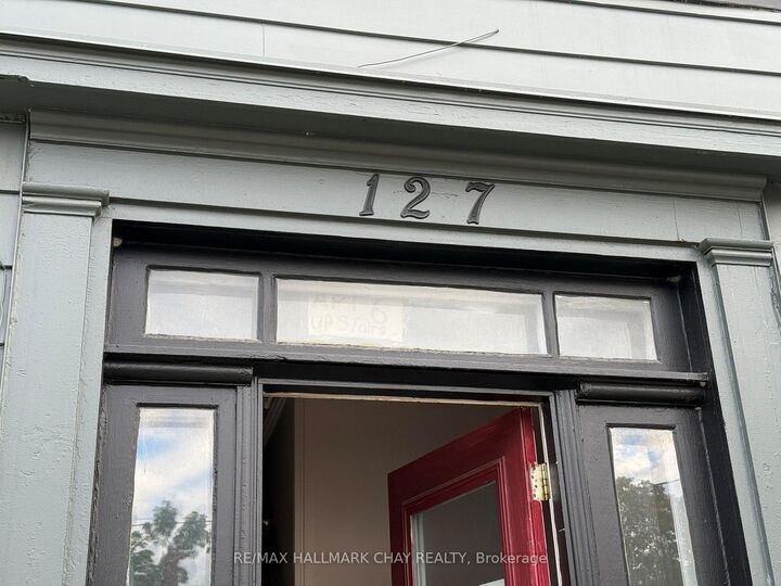 Property Photo:  127 Victoria Street W 4  ON L9R 1L7 