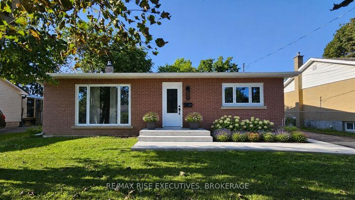 Property Photo:  47 Henry Crescent  ON K7N 1G6 