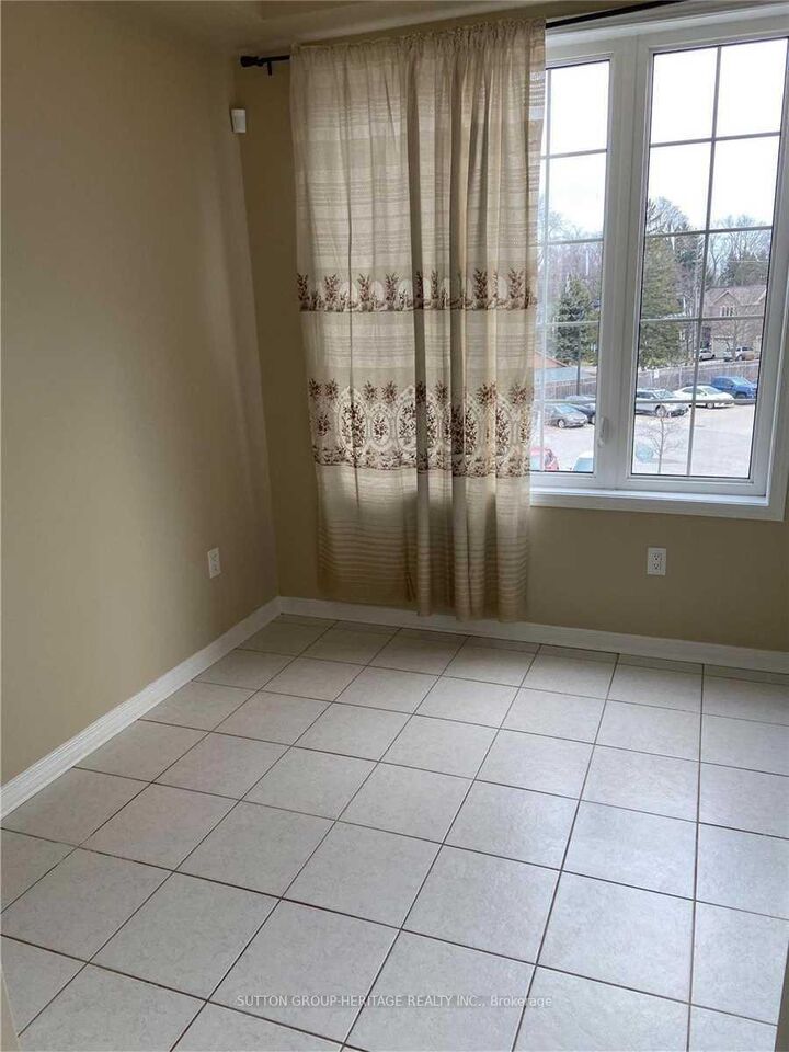 Property Photo:  4705 Kingston Road 24  ON M1E 2R1 