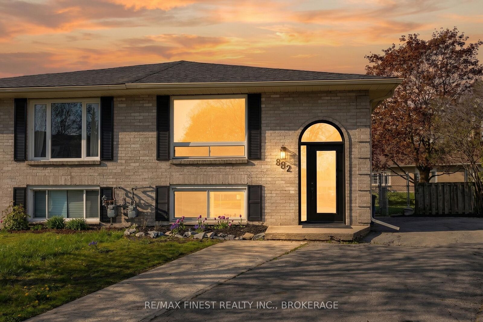 Property Photo: 882 Beaconhill Court ON K7P 2A9