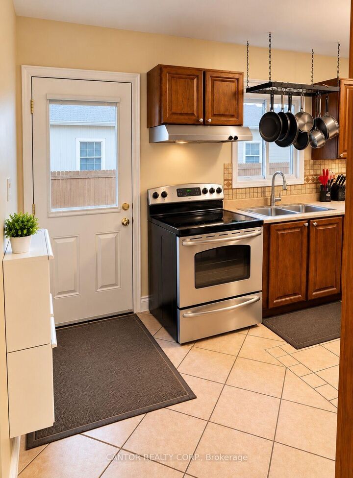 Property Photo:  253 McElroy Drive  ON K2L 1Y3 