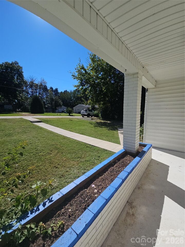 Property Photo:  310 Dunham Avenue  NC 28146 