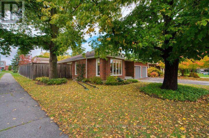 Property Photo: 34 Gavin Street ON K1V 9X3