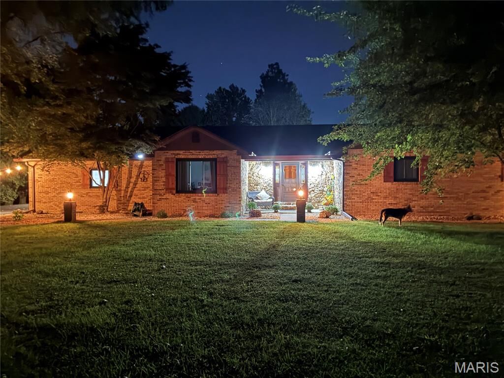 Property Photo: 2001 Tiffany Lane IL 62223