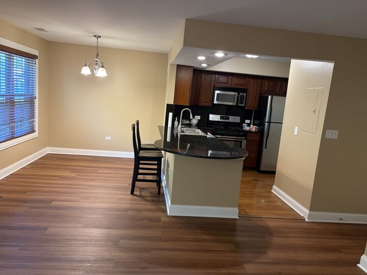 Property Photo:  39 Foxcroft Road 127  IL 60565 