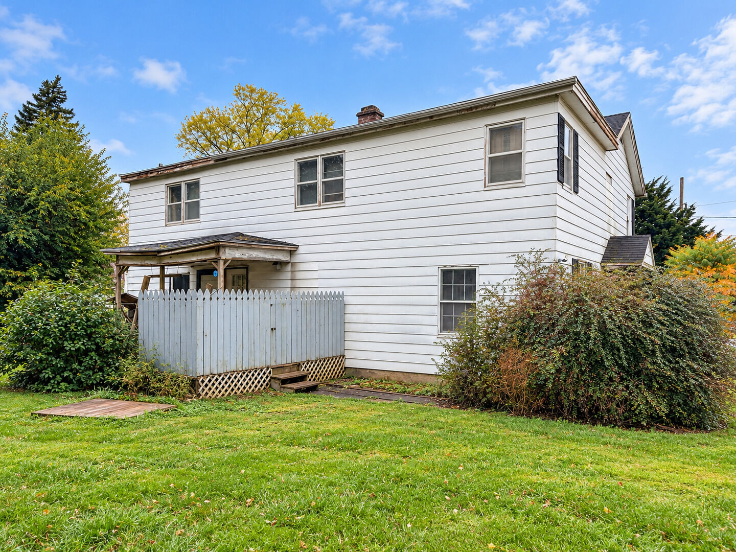 Property Photo:  101 S 4th Street  IL 60150 