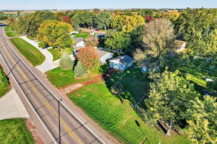 Property Photo:  437 Holder St  IA 51241 
