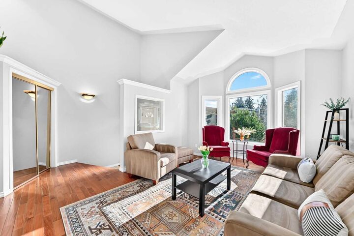 Property Photo:  315 Wood Valley Bay SW  AB T2W 5Y5 