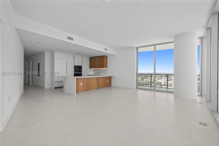 Property Photo:  1400 Biscayne Blvd 4506  FL 33132 