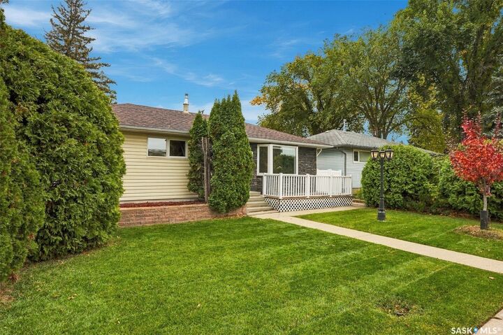 Property Photo: 2237 Albert Avenue SK S7J 1K1