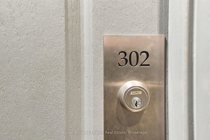 Property Photo: 712 Rossland Road E 302 ON L1N 9E8