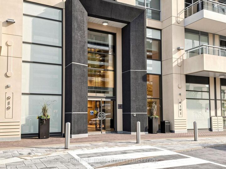 Property Photo: 9191 Yonge Street 609 ON L4C 1E2