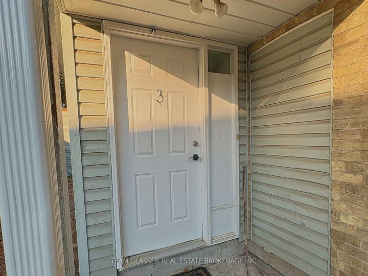 Property Photo:  471 English Street 3  ON N5W 3T7 