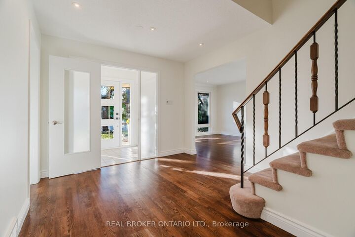 Property Photo:  905 Plante Drive  ON K1V 9E3 