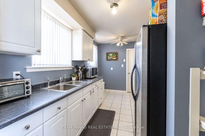 Property Photo:  63 Archdekin Drive  ON L6V 1Y1 
