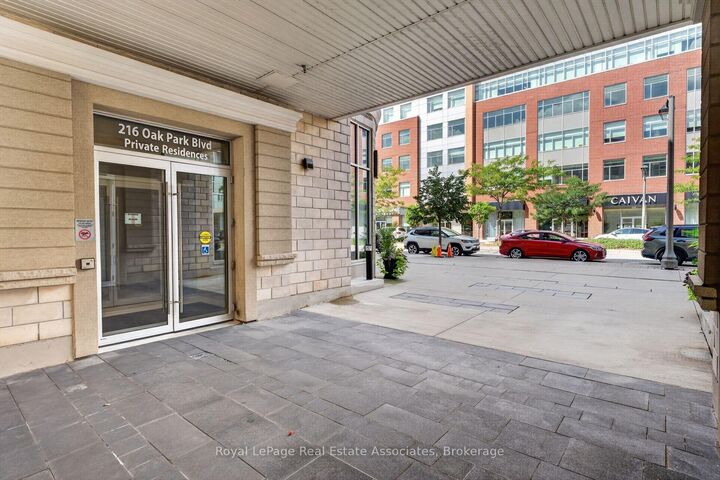 Property Photo: 216 Oak Park Boulevard 214 ON L6H 7S8