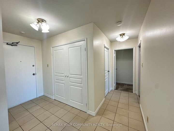 Property Photo:  15207 Yonge Street 503  ON L4G 1L8 