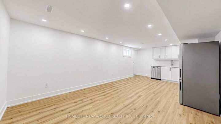 Property Photo:  29 Charnwood Place 1 Bedroom-Basement  ON L3T 5H2 