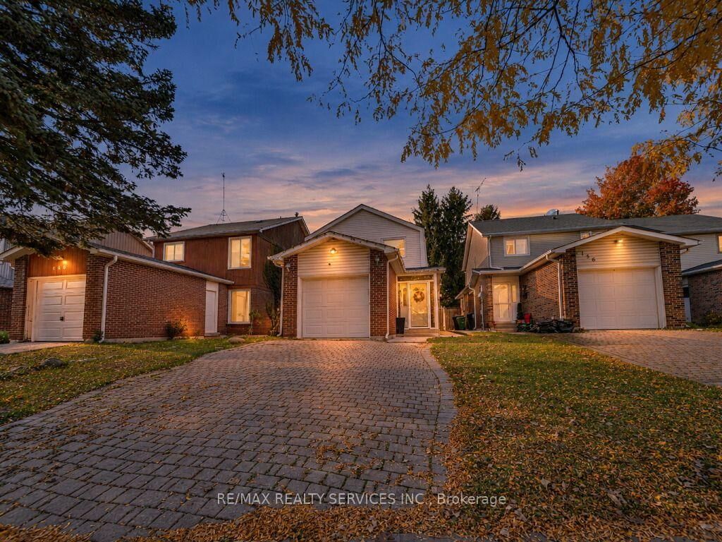 Property Photo:  158 Fanshawe Drive  ON L6Z 1B1 