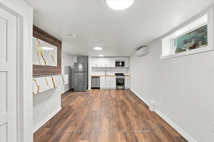Property Photo:  99 Regent Road 6  ON M3K 1H2 