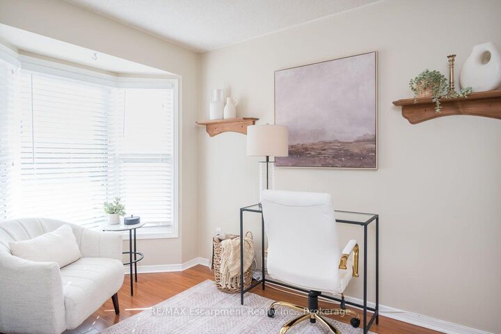 Property Photo:  45 Niska Drive  ON L8B 0B5 