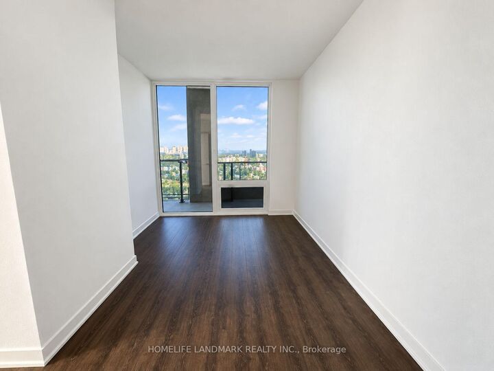 Property Photo:  448 Burnhamthorpe Road W 5401  ON L5B 0R4 