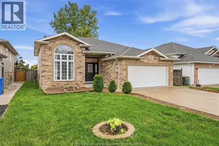 Property Photo: 124 Higgins Crescent ON N9V 4C6