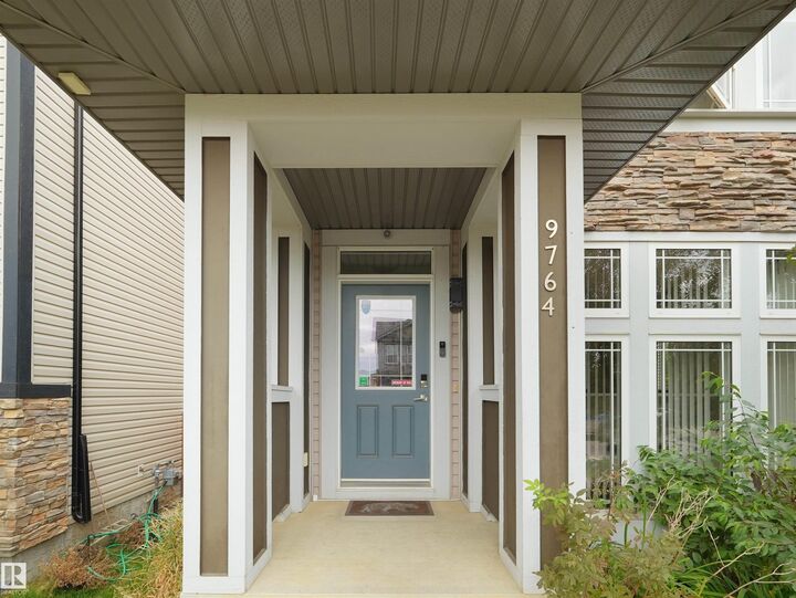 Property Photo:  9764 221 Street NW  AB T5T 4M1 