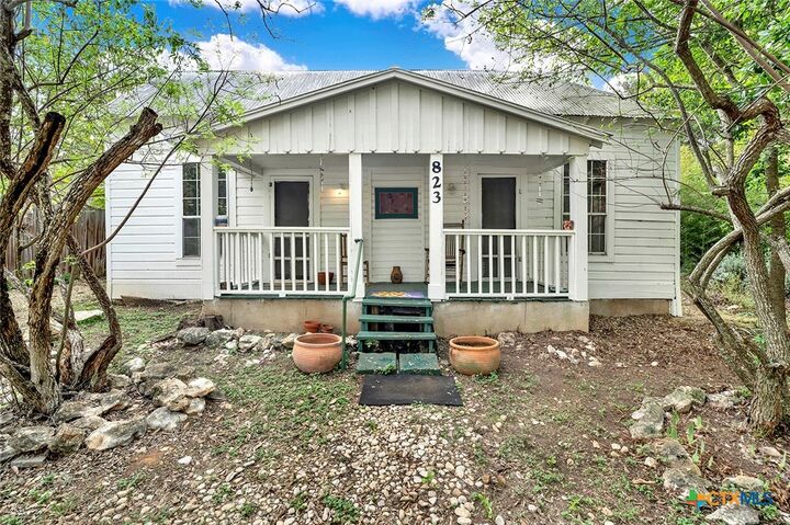 Property Photo: 823 Midway Street TX 78666