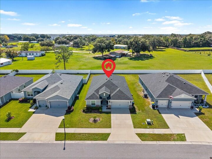 Property Photo:  1041 Montgomery Lane  FL 33868 