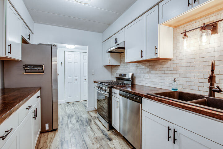 Property Photo:  1041 N Mill Street 110  IL 60563 