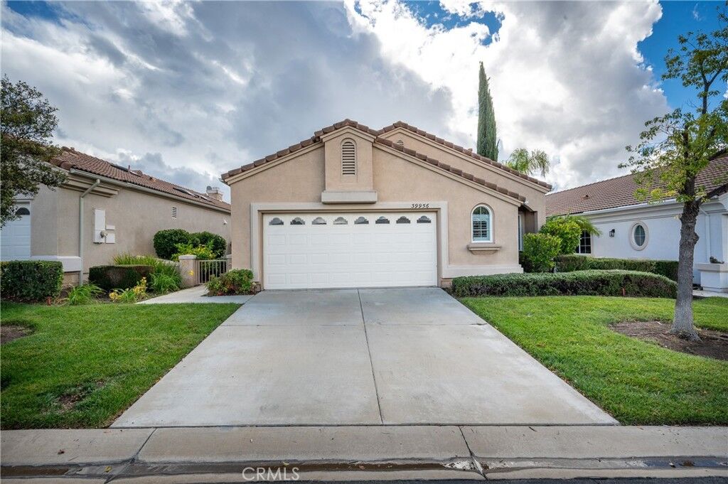 Property Photo: 39956 Via Graziana CA 92562