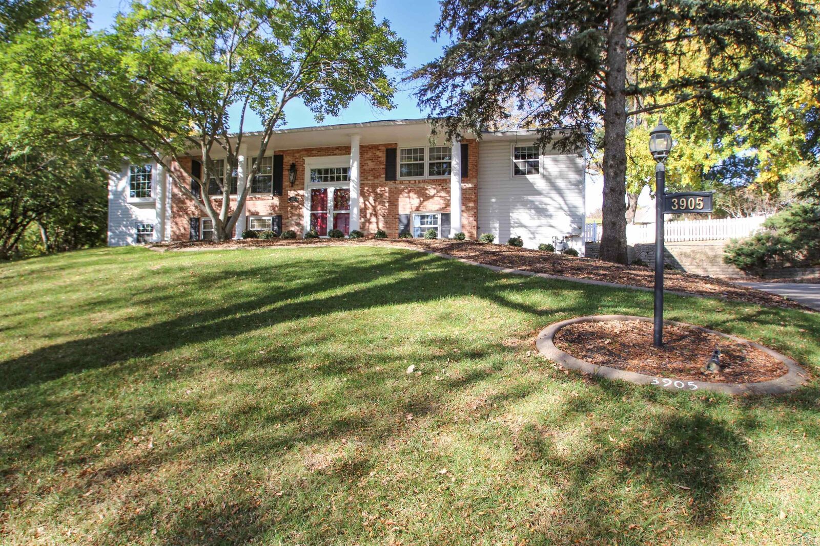 Property Photo: 3905 Sylvian Ave IA 51104