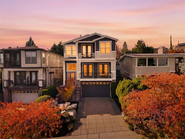 Property Photo:  2517  25th Avenue W  WA 98199 