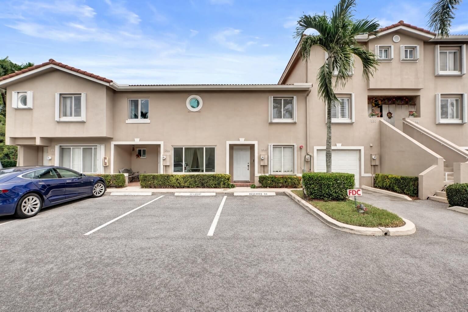 Property Photo:  235 Riviera Circle  FL 33326 