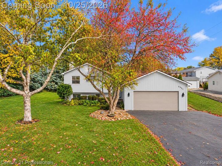 Property Photo: 2321 Marwood Drive MI 48328