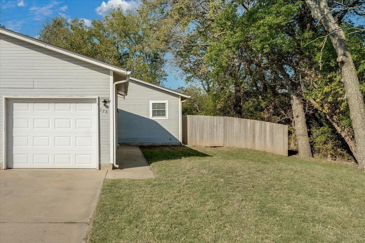 Property Photo: 328 E Deer Creek Dr KS 67133-9399