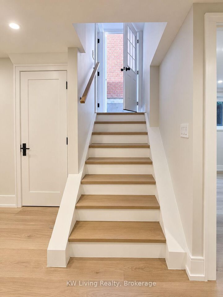 Property Photo:  4361 Violet Road  ON L5V 1J8 
