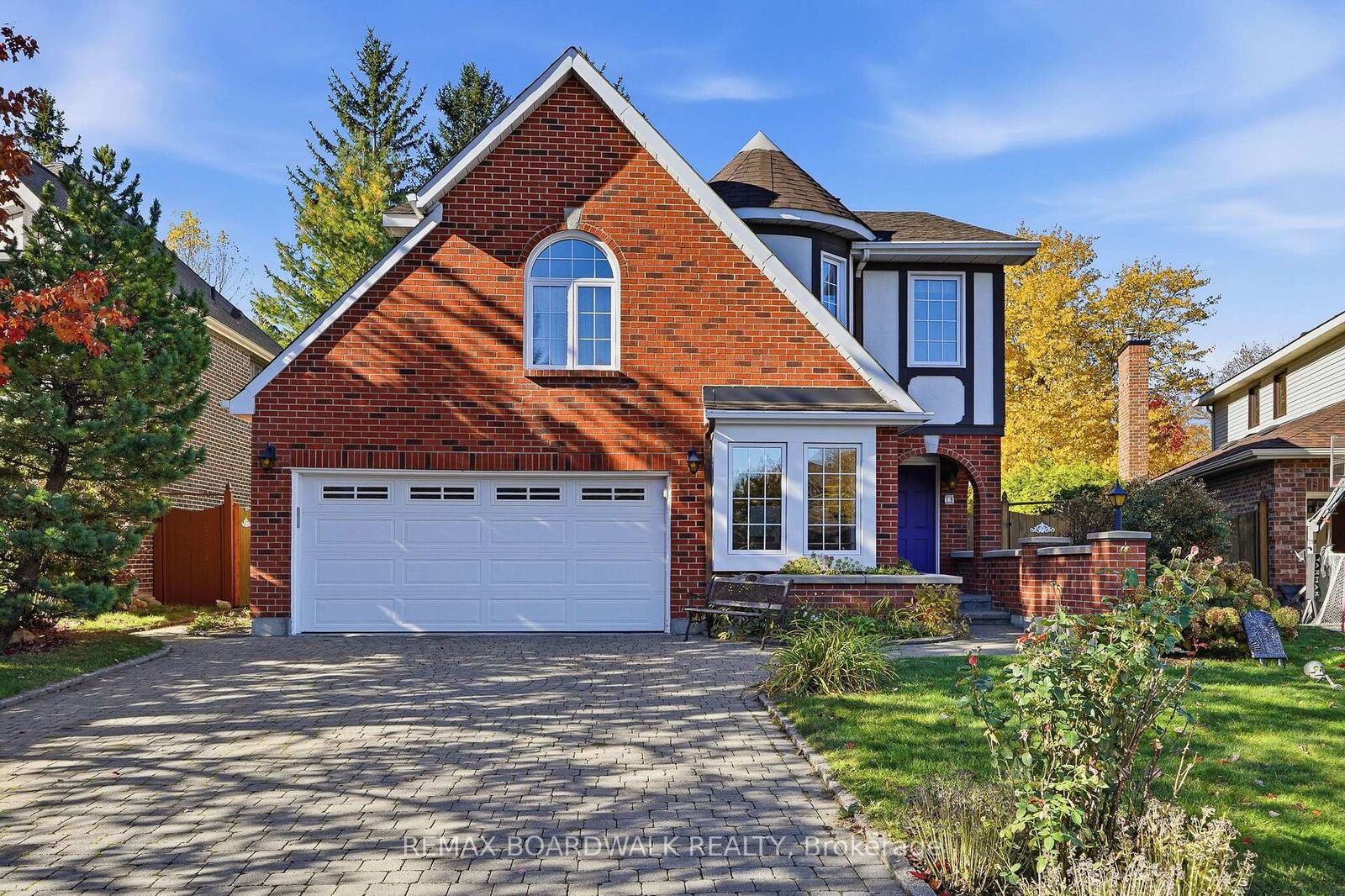 Property Photo:  19 Cullen Court  ON K2G 4Z2 