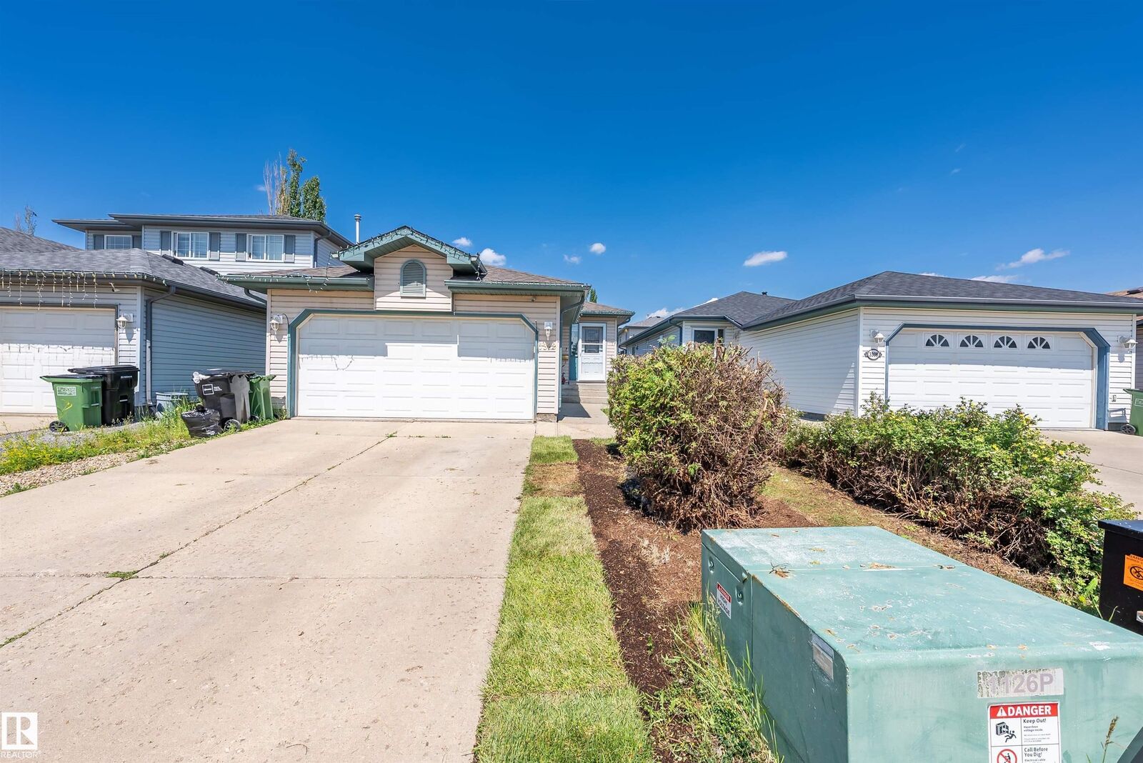 Property Photo:  3312 27 Ave NW  AB T6T 1P7 
