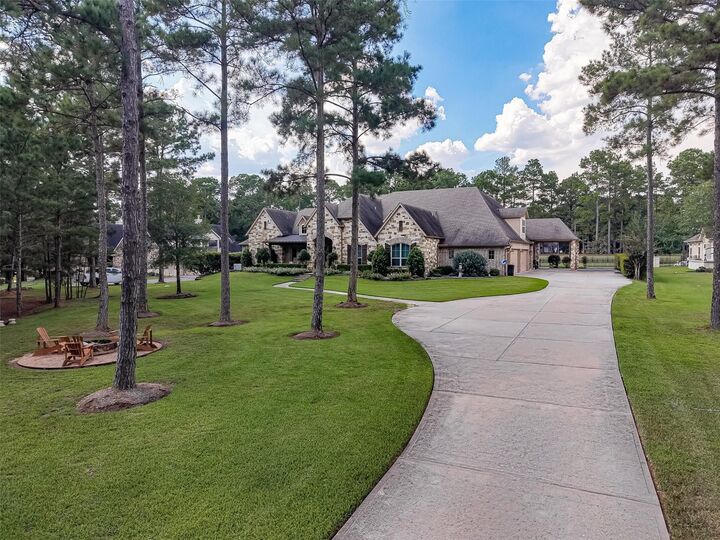 Property Photo: 28723 Post Oak Run TX 77355