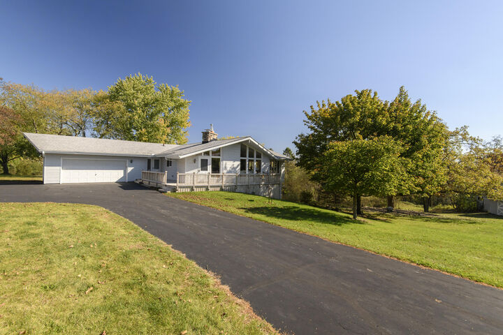 Property Photo:  S49w34165 Ridgeway Dr  WI 53118 