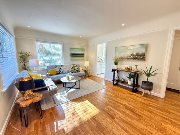 Property Photo:  7909  9th Avenue SW  WA 98106 