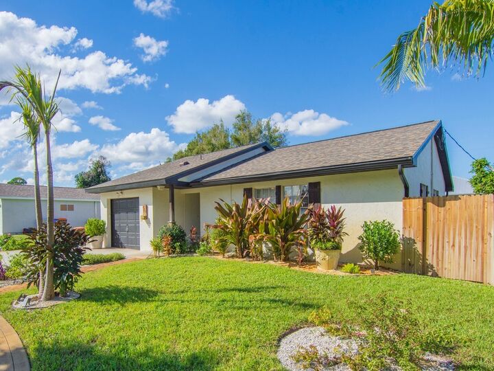 Property Photo:  726 19th Place SW  FL 32962 