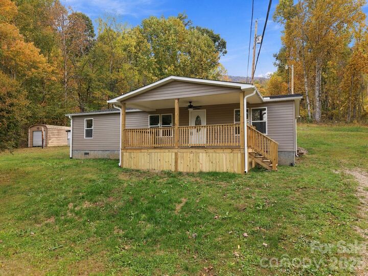 Property Photo:  1004 Pine Root Branch Road  NC 28705 